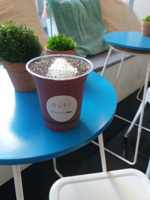 Pinky and the brain at Smoothme Superfood Bar in Melbourne