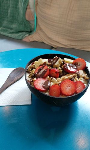 Warm Pb&J smoothie bowl at Smoothme Superfood Bar in Melbourne