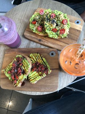 Our lunch and juices were so good 😋  at Smoothme Superfood Bar in Melbourne