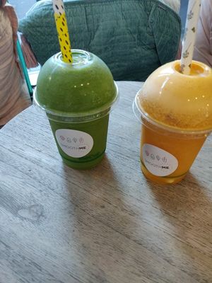 Green Go smoothie and OJ at Smoothme Superfood Bar in Melbourne