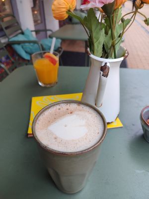 Chai Latte and orange juice at Feel Good in Groningen