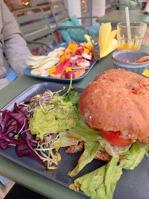 Feel good burger with extra avocado and banana pancakes at Feel Good in Groningen