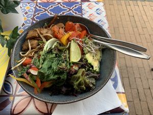 Vegan Chicken Teriyaki bowl at Feel Good in Groningen