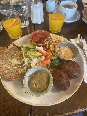 Vegane Früchstücksoption - VEGANIEN 💚 at Die Scherbe in Graz