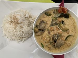 Red curry 7,50€ at Apfelkern & Kolibri in Bad Vilbel