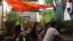 Outside  at Apfelkern & Kolibri in Bad Vilbel