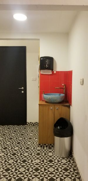 Clean your hands before you eat at Michelangelo Cafe in Tel Aviv