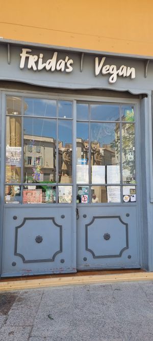  at Frida's in Perpignan