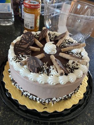 Vegan chocolate ice cream cake   at Hershey's Ice Cream & More in Levittown