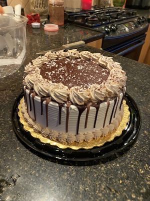 Vegan chocolate/vanilla ice cream cake   at Hershey's Ice Cream & More in Levittown