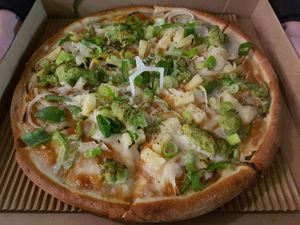 Satay Vegan Pizza - removed mushroom and added avocado at Parrino's Pizza in Miranda