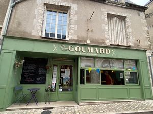 Shop front  at Miss Goumard in Blois