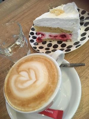 Dreamy White cake at I Scream Coffee in Leiden