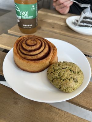 Cinnamon bun & matcha-red bean scone  at HiPizza in Taipei