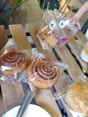 Cinnamon buns at HiPizza in Taipei