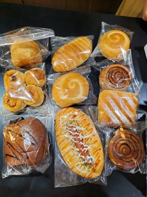 Assorted breads, buns, rolls at HiPizza in Taipei