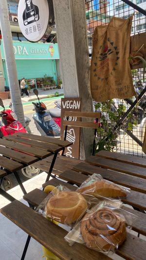 Croissant, custard bun, cinnamon roll.  at HiPizza in Taipei