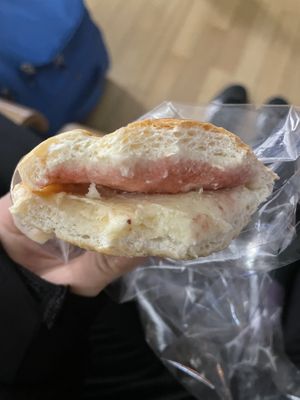 This was amazing. Soft bread with strawberry jam and some sort of sweet cream filling 🤤  at HiPizza in Taipei