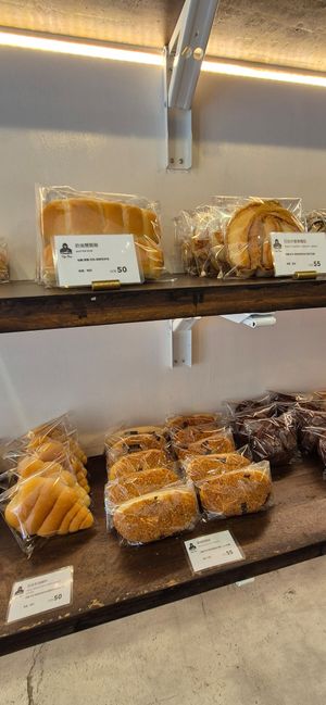 Inside at HiPizza in Taipei