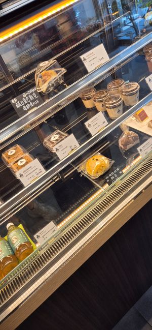 Inside at HiPizza in Taipei