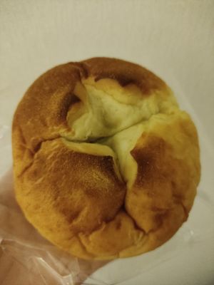 Egg yolk and taro bun at HiPizza in Taipei