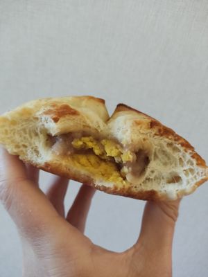 Inside the egg yolk and taro bun at HiPizza in Taipei