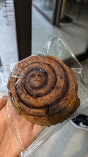 Cinnamon bun at HiPizza in Taipei