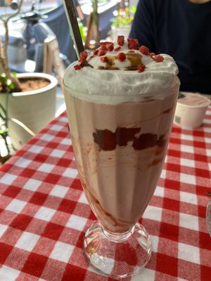 Strawberry soy milkshake at HiPizza in Taipei
