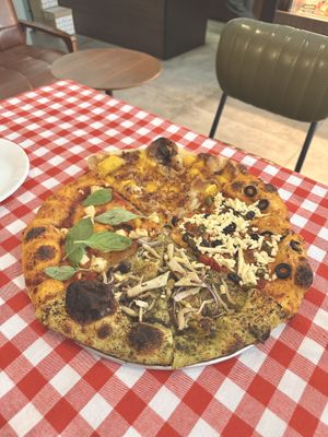   at HiPizza in Taipei