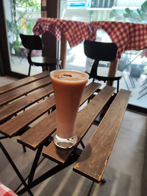 Latte tea at HiPizza in Taipei