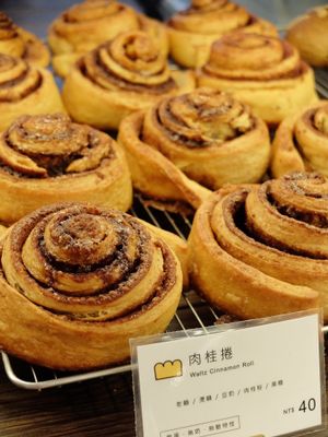 Best rolls in town at HiPizza in Taipei