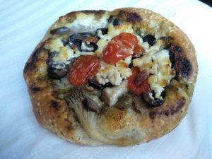 Pesto pizza at HiPizza in Taipei