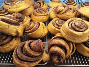 Cinnamon rolls at HiPizza in Taipei