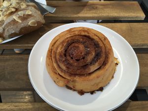 Cinnamon roll at HiPizza in Taipei