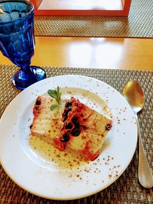 Blueberry panacotta at Cardamomo in Leiria