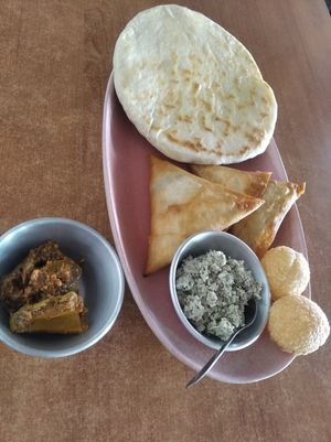 Chamuça at Cardamomo in Leiria