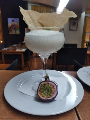 Mousse de maracujá at Cardamomo in Leiria