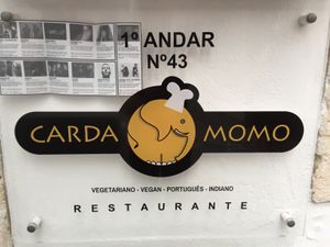 Sign at Cardamomo in Leiria