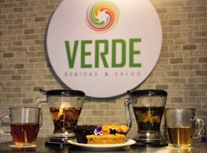 increíbles infusiones, deliciosos kekes y muffins at Verde Bebidas & Salud in Arequipa