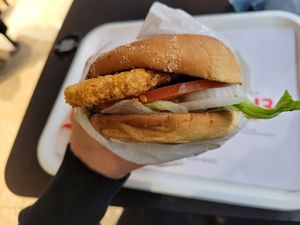 Crispy No-Chicken burger at MAX in Oslo