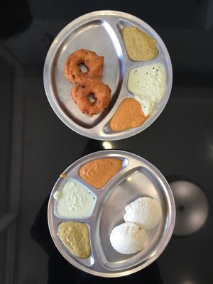 Madhu Vada (top) and Idli (bottom) with chutneys at Madras Cafe in Sunnyvale