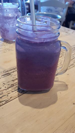 vegan black berry  milkshake at The Beach House in Edinburgh