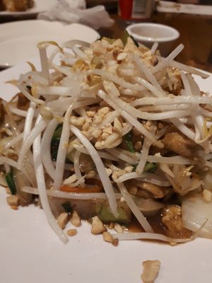Vegan Pad Thai at RJ's Taste of Asia in Orangeville