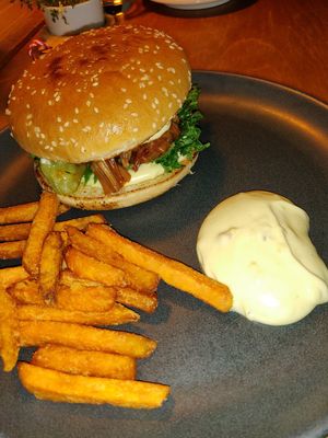 jakaburger at Trickster Tihane in Tartu