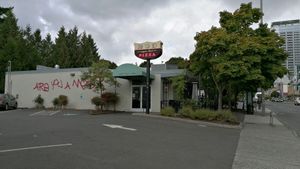 Store front at Mod Pizza in Bellevue