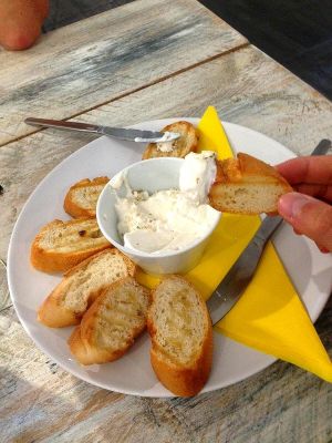 Bread with garlic sauce at Vegan Point in Ibiza