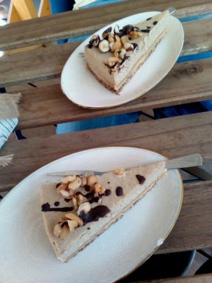 Tarta snicker raw muy ricaa at Toormoor Kohvik/Galerii in Tallinn