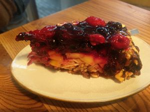 Nut-free cake made out of fruits only at Toormoor Kohvik/Galerii in Tallinn
