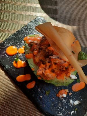 Gevulde avocado met champignons at Andino Gastrobar in Malaga