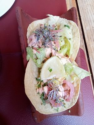 Tacos rellenos de jackfruit at Andino Gastrobar in Malaga
